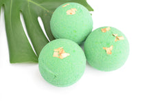 Load image into Gallery viewer, Eucalyptus &amp; Fir Essential Oil Bath Bomb