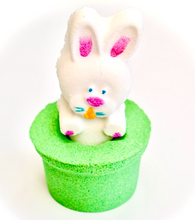 Load image into Gallery viewer, Hop Pot Bath Bomb